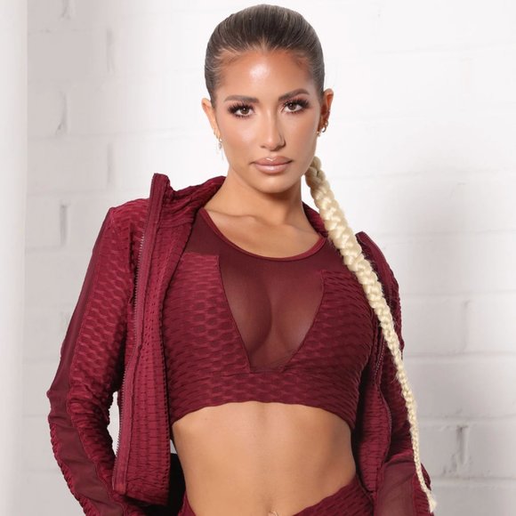 NWOT | Fashion Nova | Textured Sports Bra | Medium | Burgundy - Picture 2 of 7